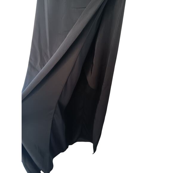 New with Tags Mac Duggal Black One Shoulder Feather Trim Gown Formal Dress Size6 - Picture 9 of 16